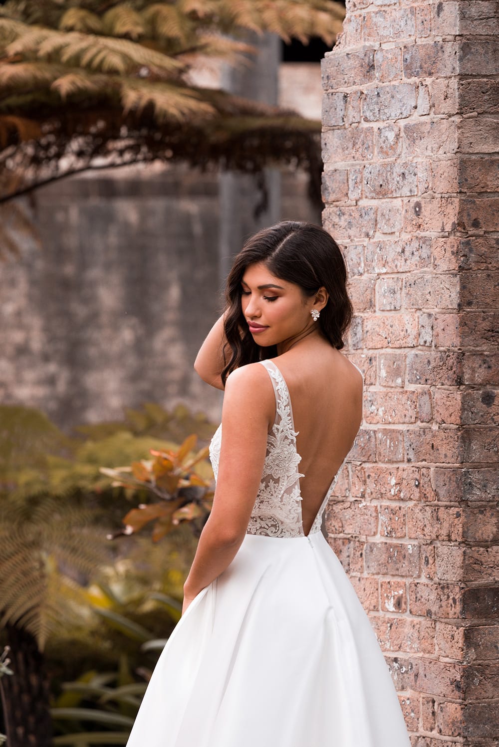 10 Ways to Choose Between Wedding Dresses | Highlight Reel Productions