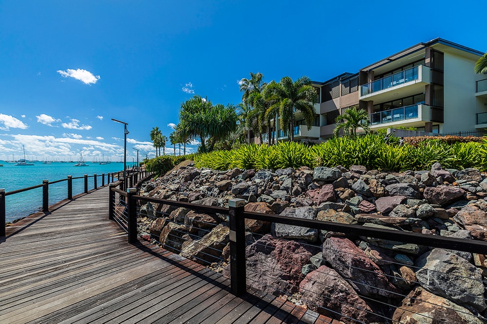 Honeymoon in The Whitsundays | Airlie Beach Accommodation | Mirage Whitsundays Boardwalk