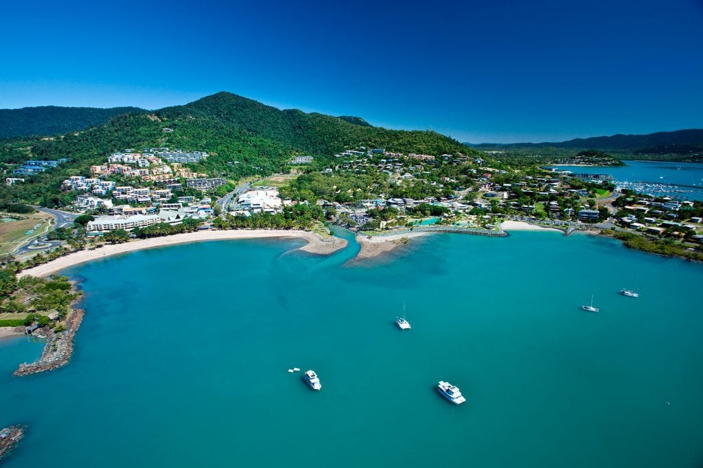 Honeymoon in The Whitsundays | Airlie Beach Accommodation, Restaurants & Experiences