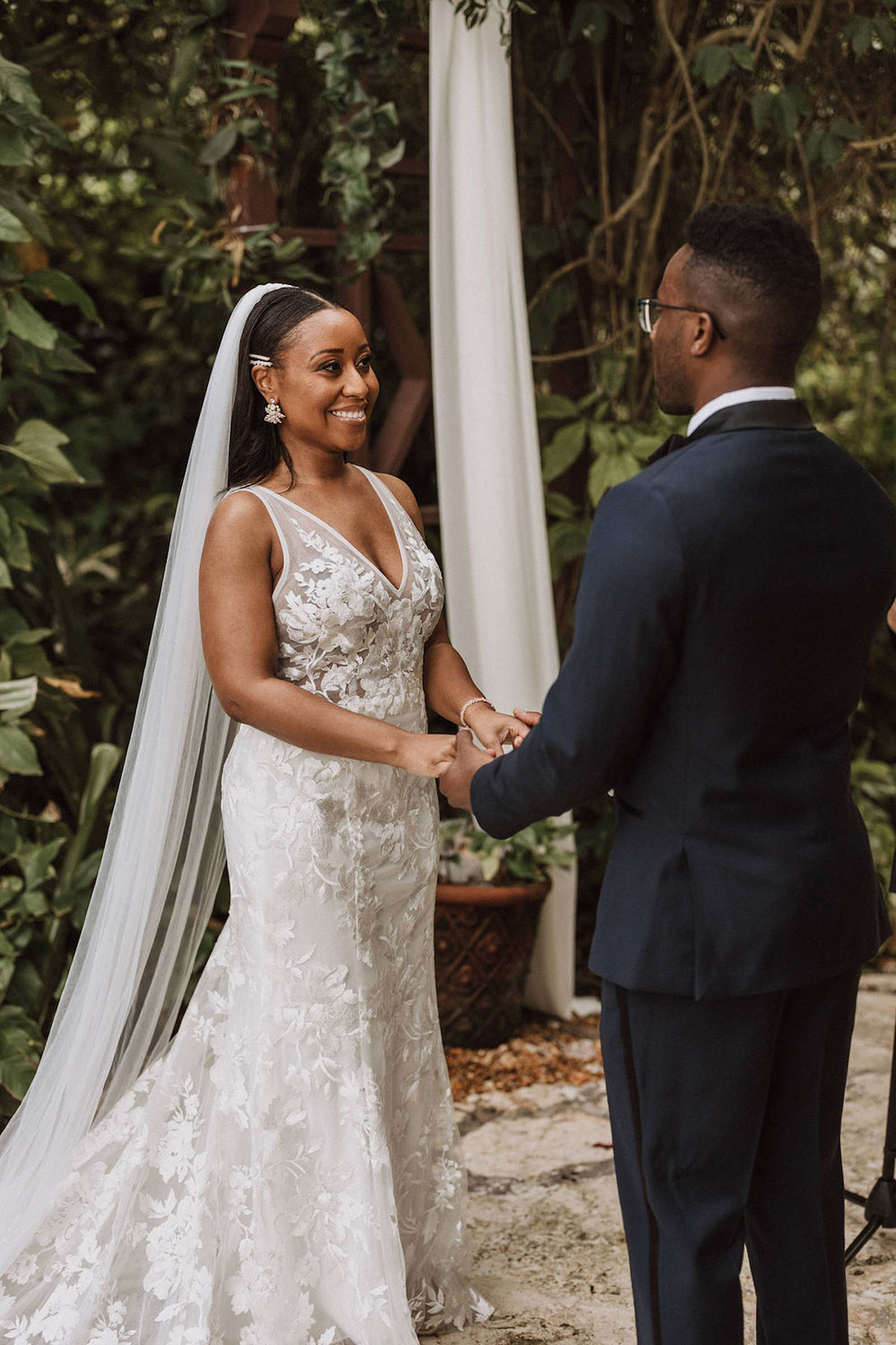 How to Write Your Own Wedding Vows | Photography: Kayla Esparza