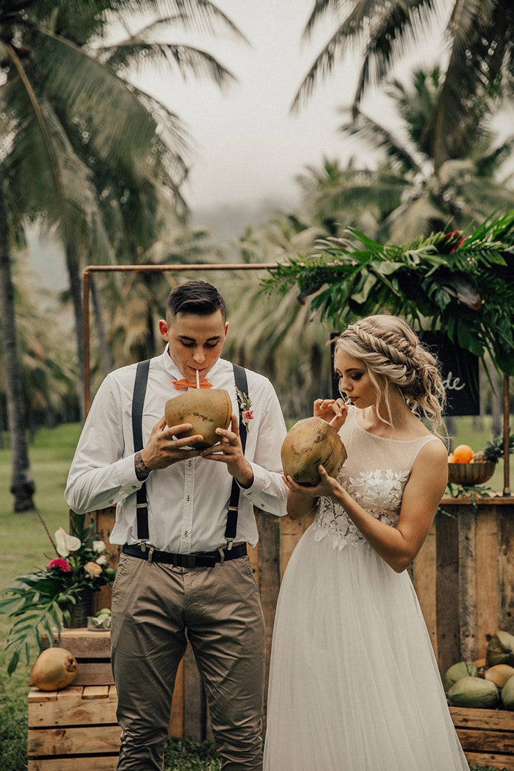 Tropical Picnic Elopement Inspiration | The Seitter Wood House