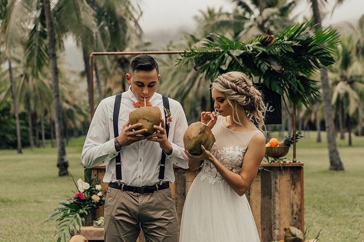 Tropical Picnic Elopement Inspiration | The Seitter Wood House