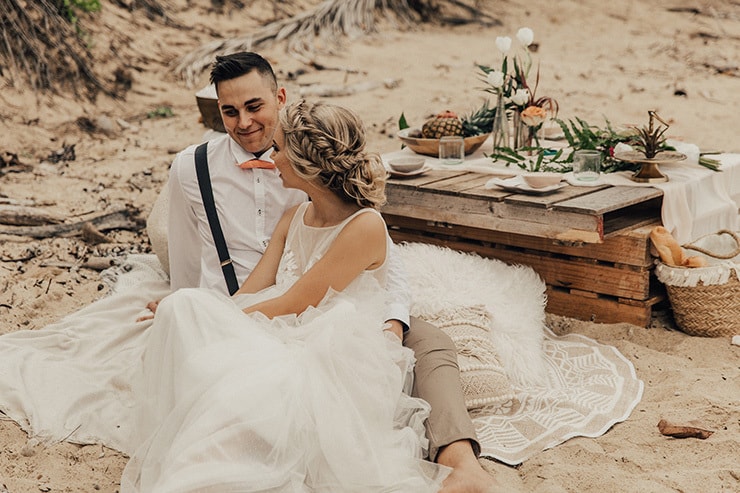 Tropical Picnic Elopement Inspiration | The Seitter Wood House