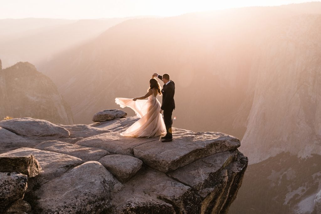 The Ultimate List of Elopement Pros and Cons