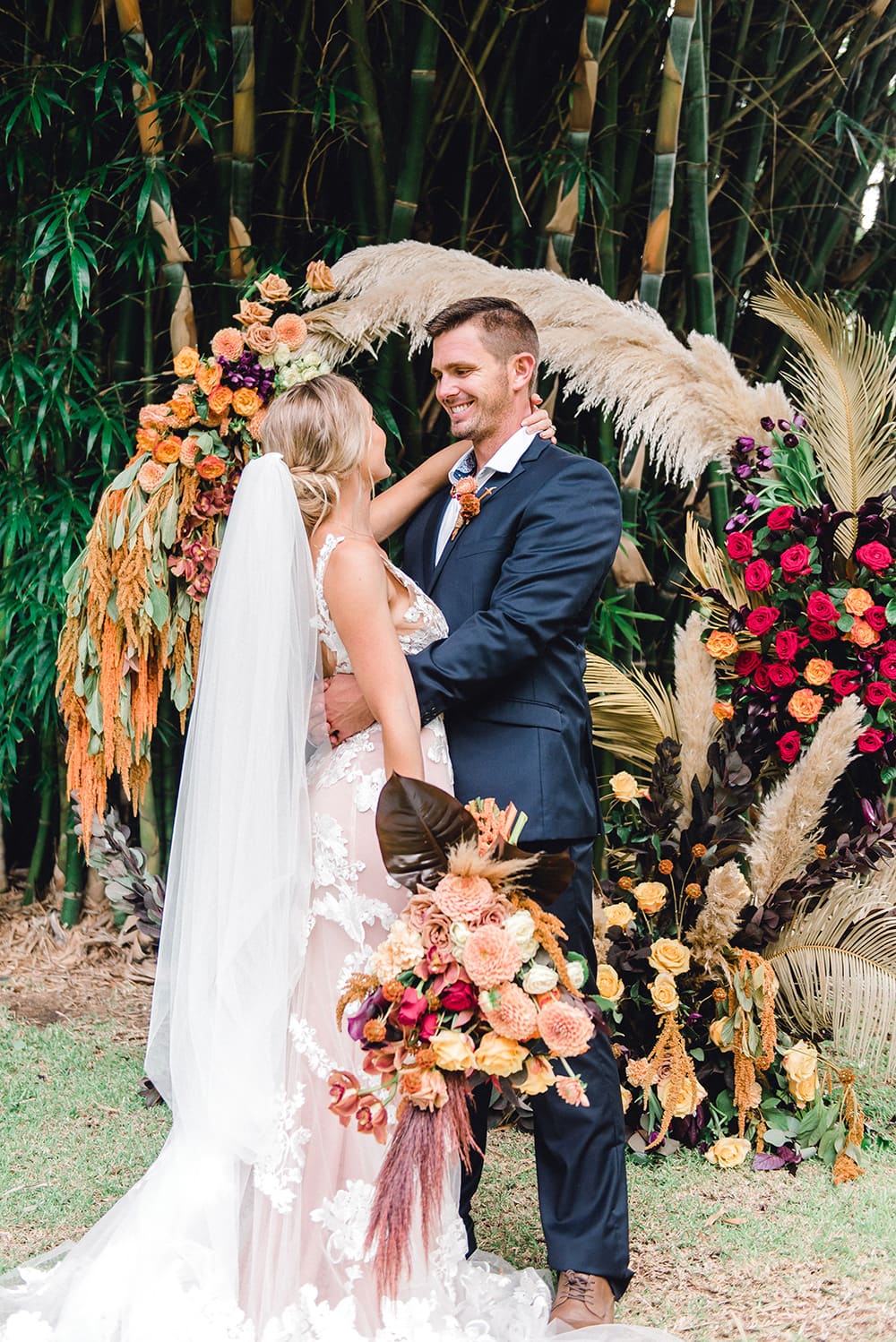 Violet Sunset Wedding Inspiration | Photography: Joy Philippe Photography